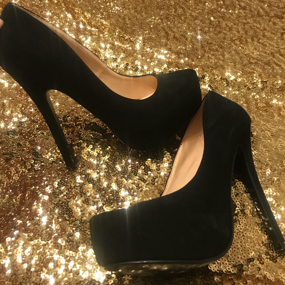 Heels Size 9 - Picture 2 of 3